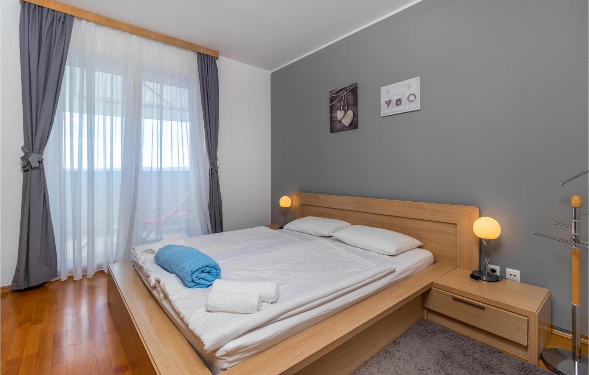 Lovely Apartment In Selce With House Sea View Eksteriør bilde
