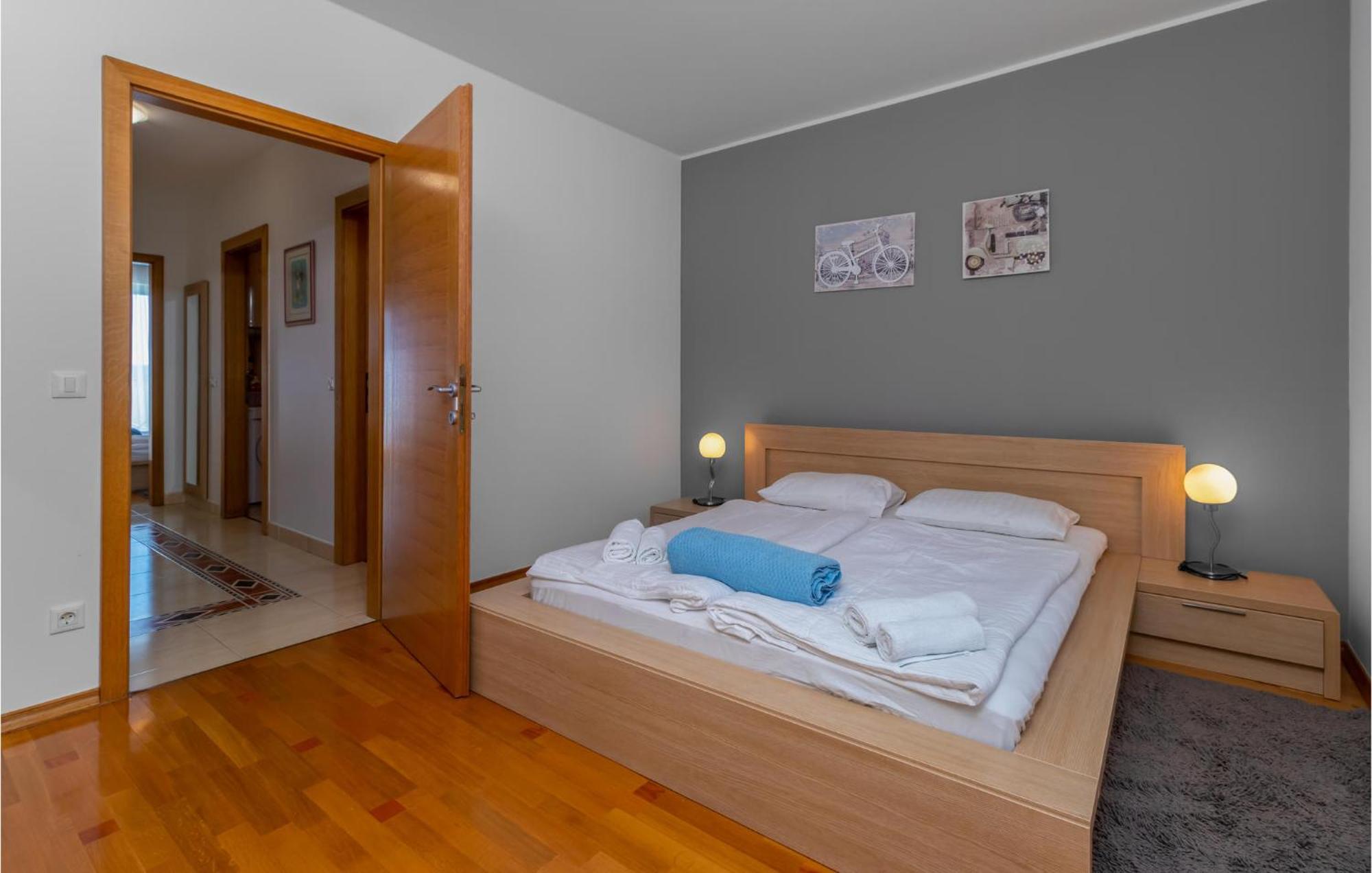 Lovely Apartment In Selce With House Sea View Eksteriør bilde